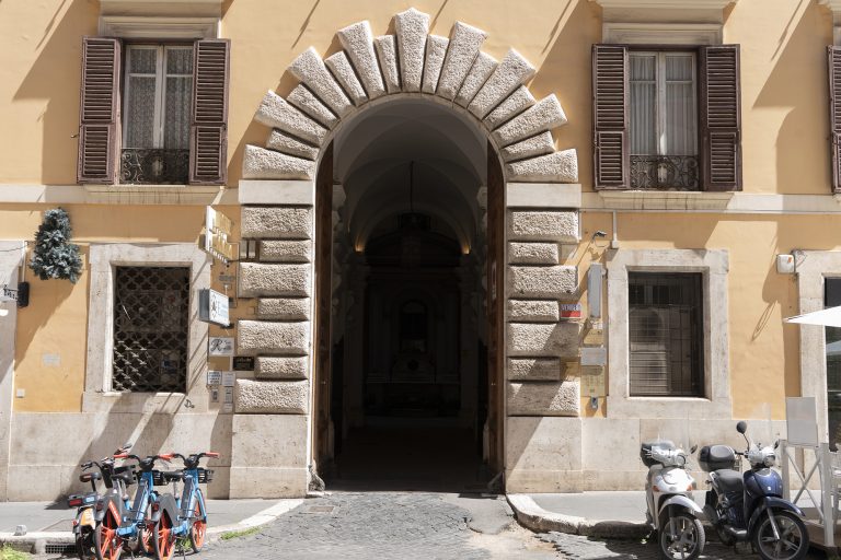 Palazzo Via Genova Roma